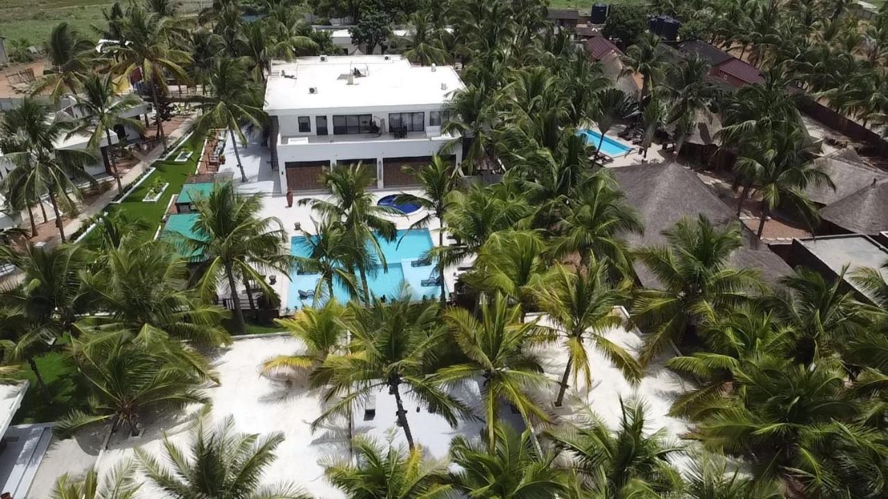 The Big Blue Resort & Spa Kasoa ภายนอก รูปภาพ