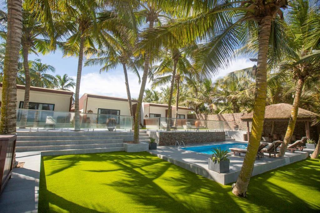 The Big Blue Resort & Spa Kasoa ภายนอก รูปภาพ